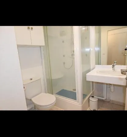 Bel Appart Avec Piscine Minutes A Pied De La Plage Apartman *
